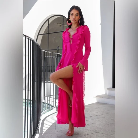 Runaway the Label Oxana Maxi Dress 💞 - Picture 2 of 5